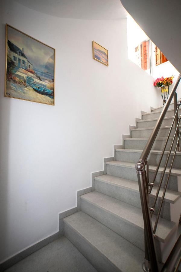 Kapetanos Rooms Naxos City Екстериор снимка