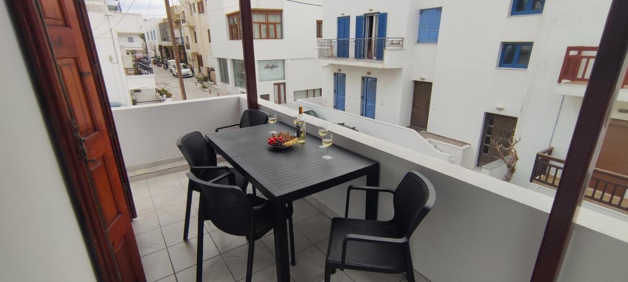 Kapetanos Rooms Naxos City Екстериор снимка