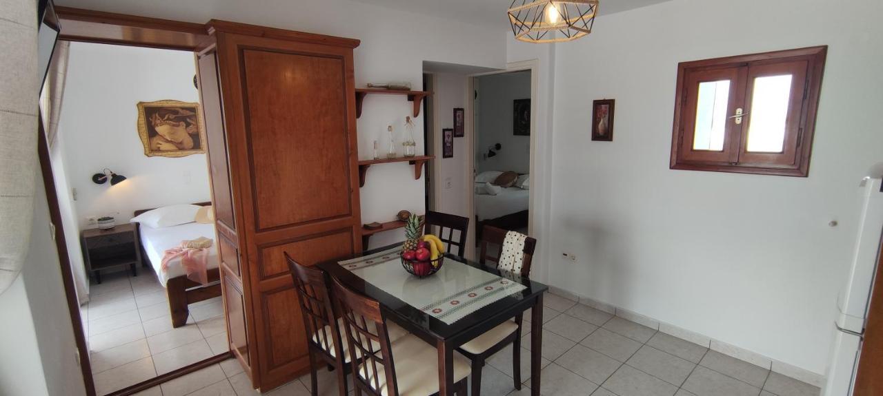 Kapetanos Rooms Naxos City Екстериор снимка