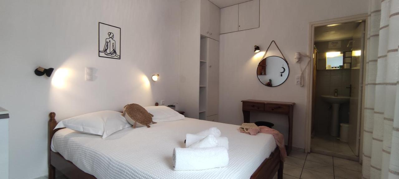 Kapetanos Rooms Naxos City Екстериор снимка