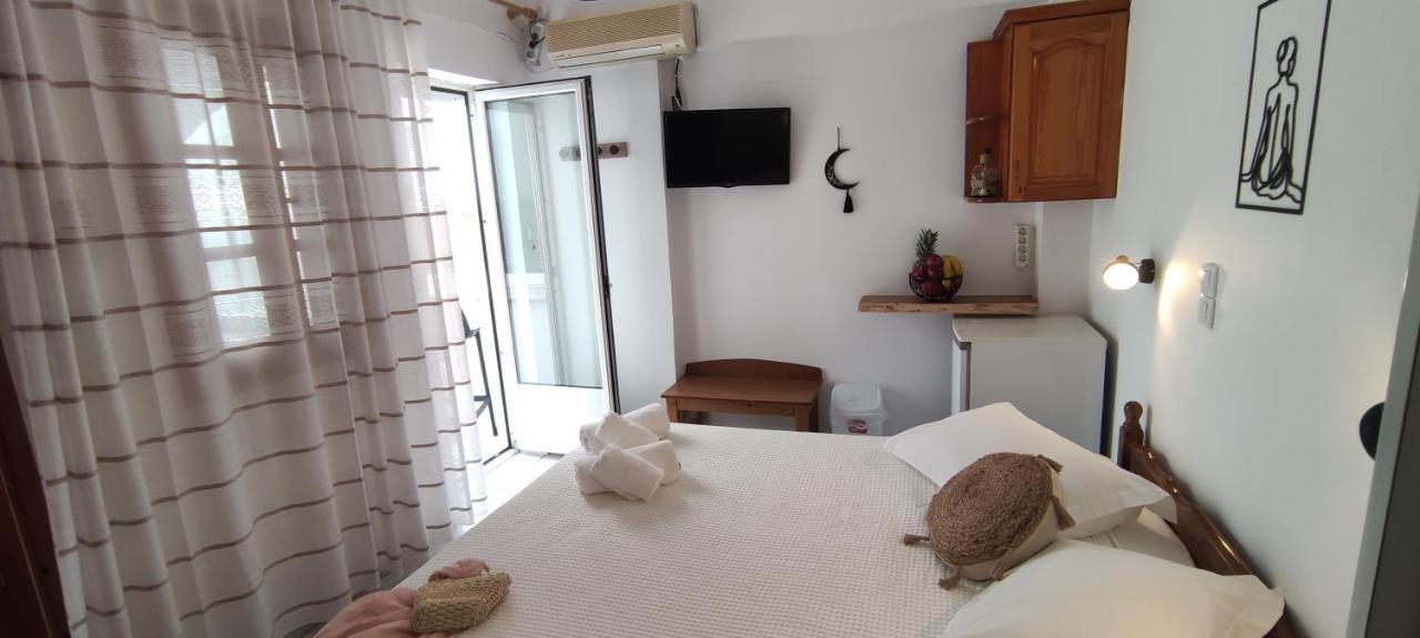 Kapetanos Rooms Naxos City Екстериор снимка