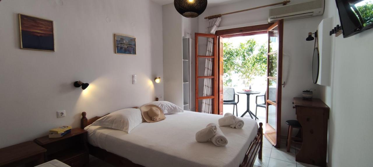 Kapetanos Rooms Naxos City Екстериор снимка