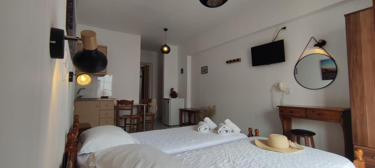 Kapetanos Rooms Naxos City Екстериор снимка