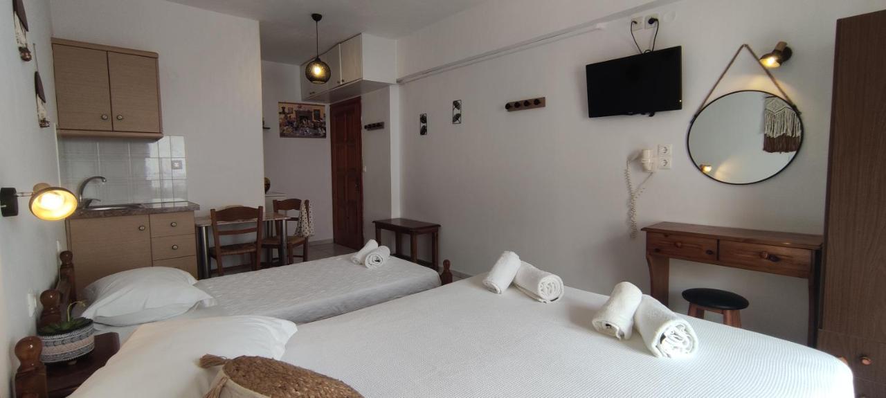 Kapetanos Rooms Naxos City Екстериор снимка