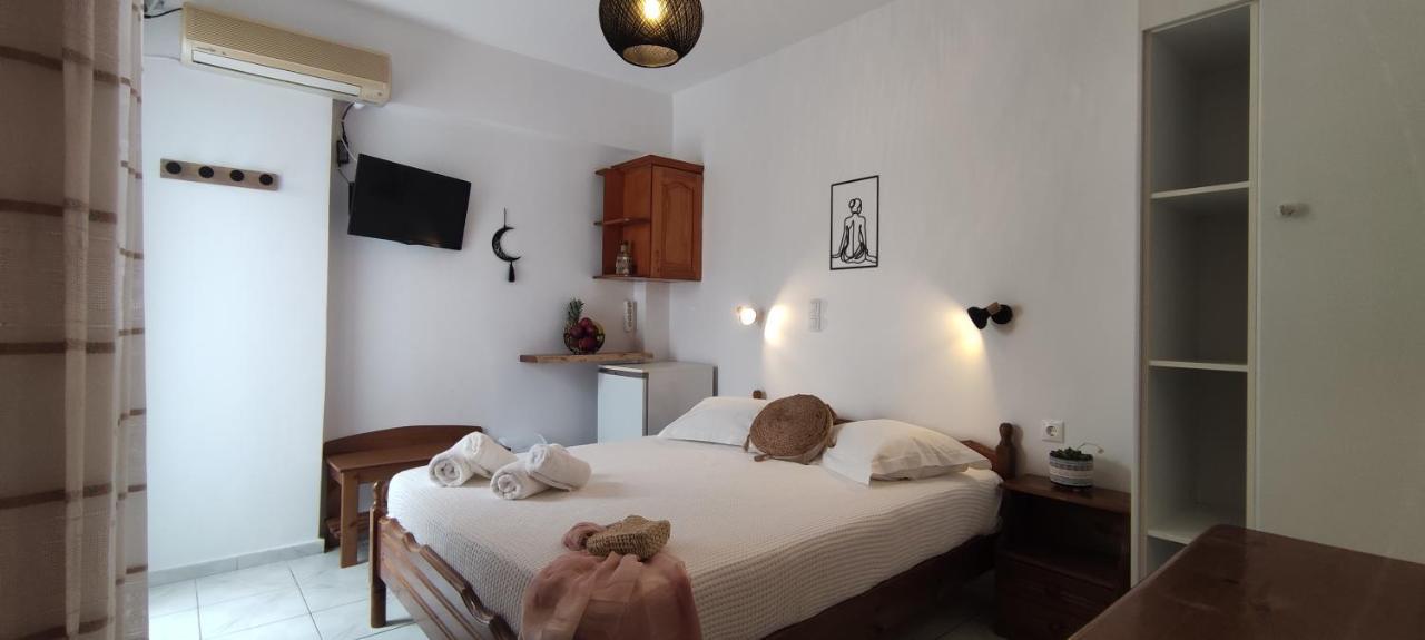 Kapetanos Rooms Naxos City Екстериор снимка