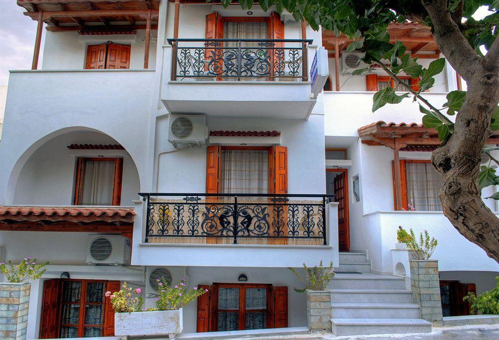 Kapetanos Rooms Naxos City Екстериор снимка